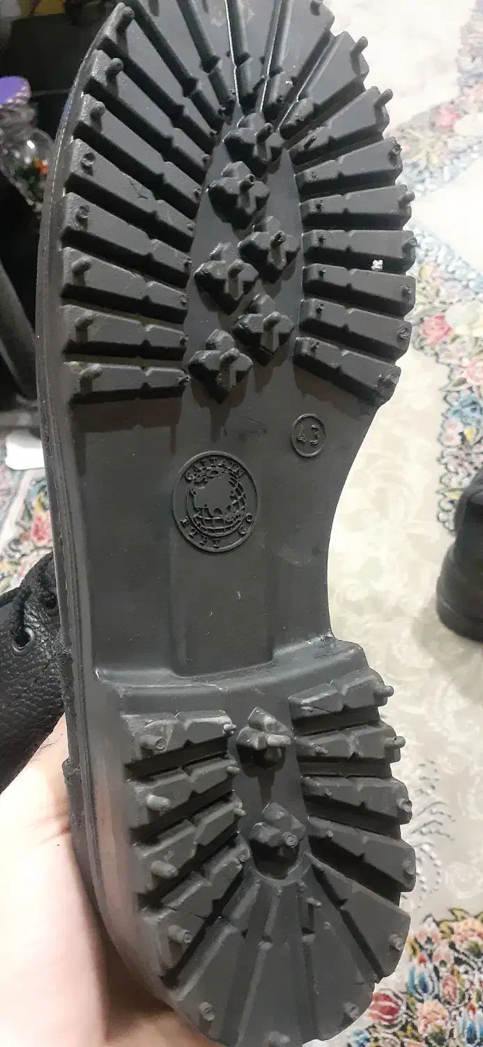 پوتین نو|کیف، کفش، کمربند|شاهین‌شهر, مسکن مهر|دیوار