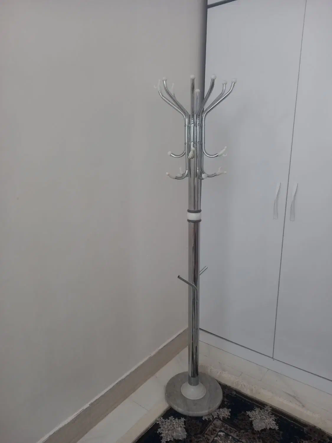 جالباسی ایستاده|مبلمان خانگی و میز عسلی|سبزوار, قلعه‌نو دهزار|دیوار