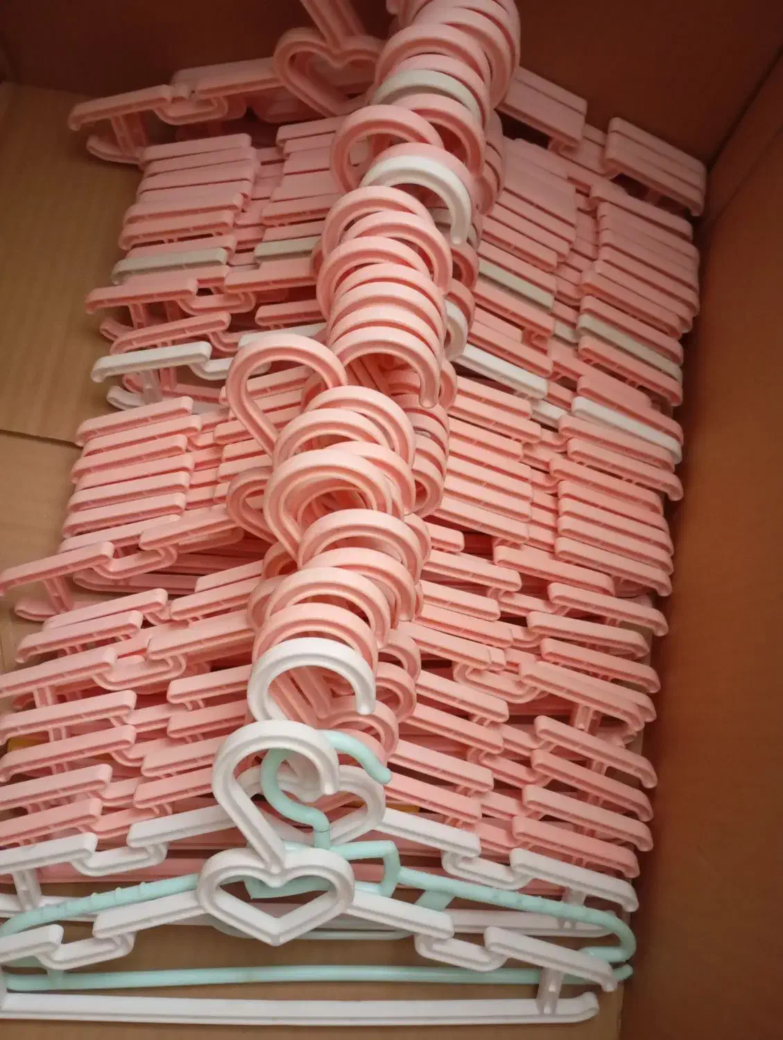 چوب رختی بچه گانه|بندرخت و رختآویز|شاهینشهر, عطار|دیوار