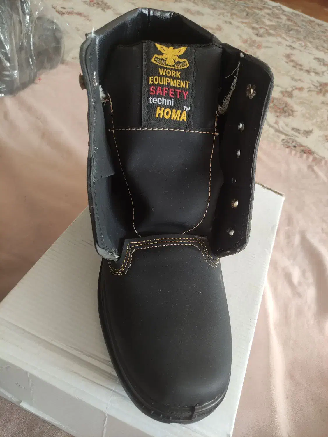 نیم بوت کاترپیلار|کیف، کفش، کمربند|خمینیشهر, |دیوار