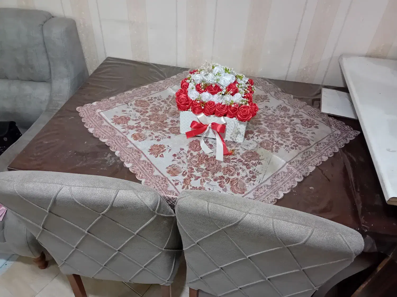 میز نهار خوری سالم|میز و صندلی غذاخوری|رشت, استقامت ۱|دیوار