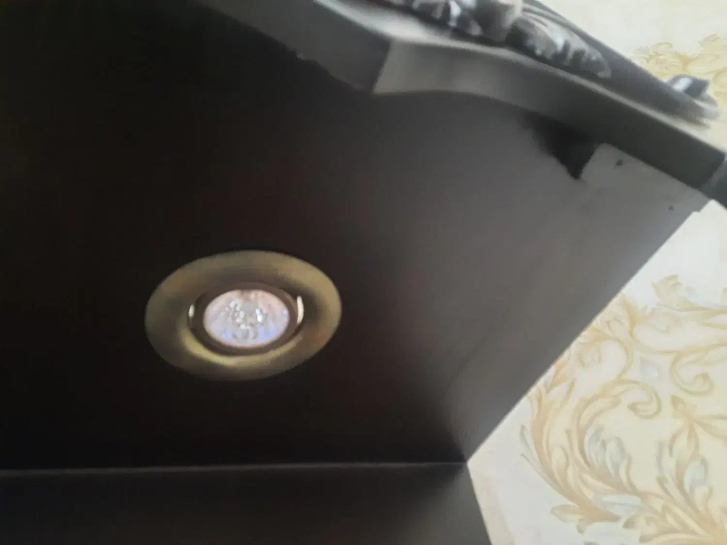 بوفه نو  4 طبقه سیسه ای هالوژن دار|بوفه، ویترین، کنسول|شاهین‌شهر, شهرک گلدیس|دیوار