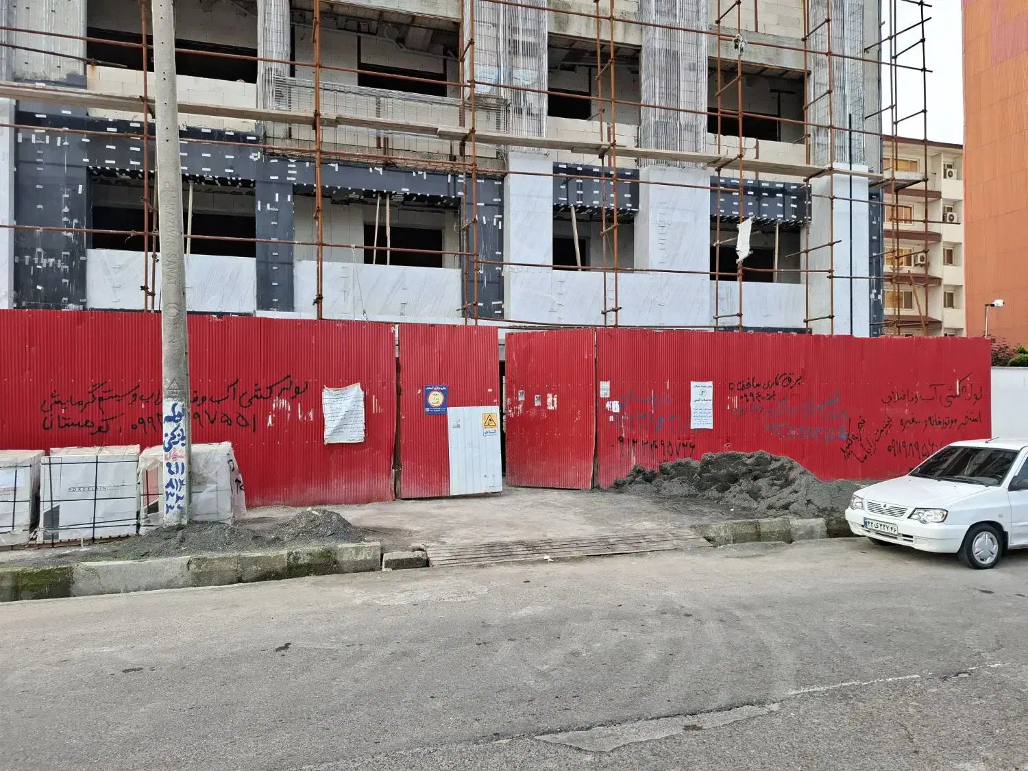 کارگر سنگاری|استخدام معماری، عمران و ساختمانی|بندر انزلی, پرستار|دیوار