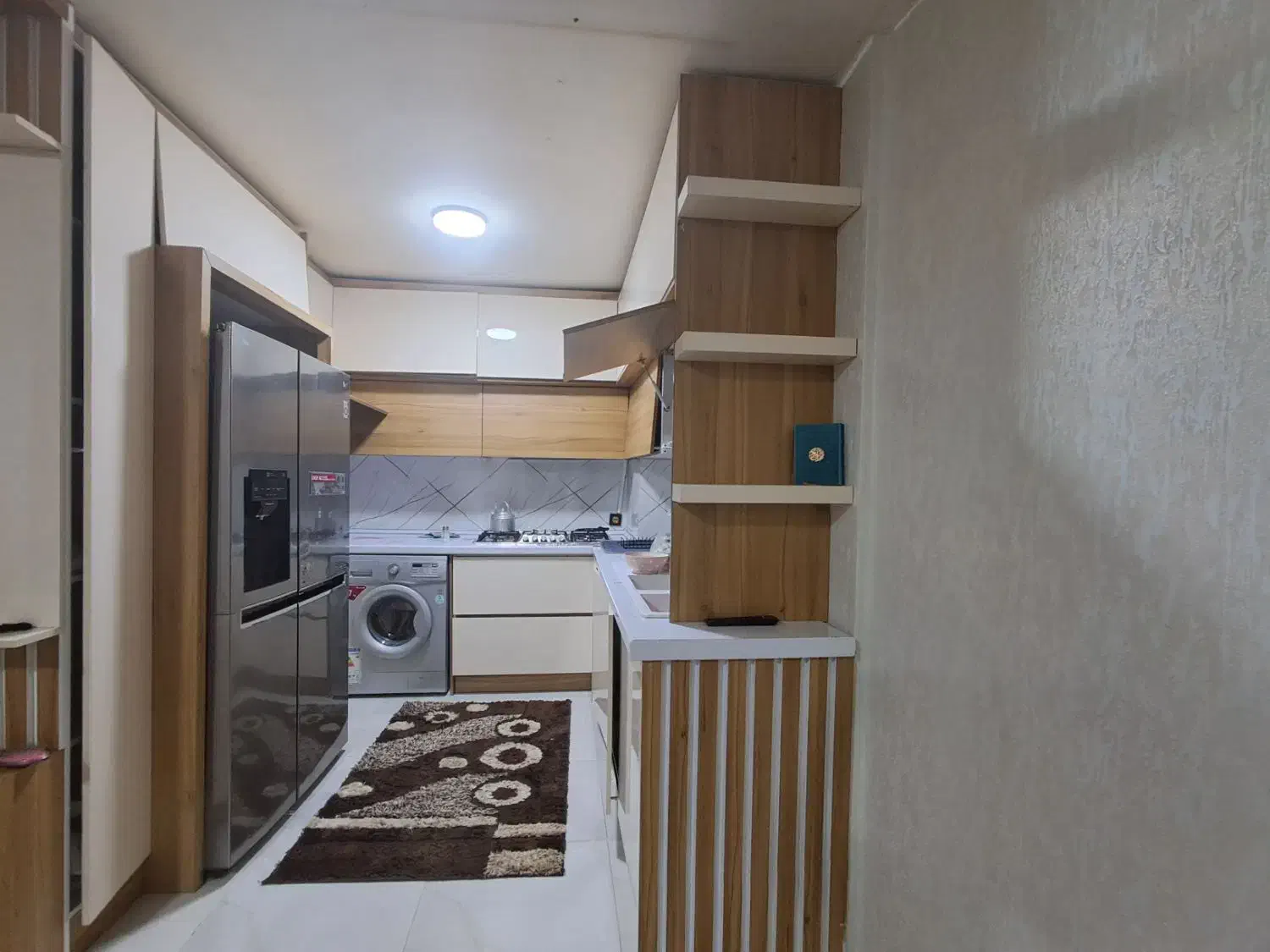 همخونه فقط خانم میخوام|اجارهٔ آپارتمان|بندرعباس, |دیوار