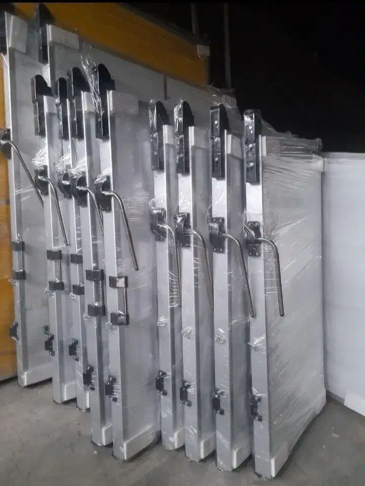 نصب انواع درب سردخانه و فروش انواع درب ویران آلات|ماشینآلات صنعتی|چابهار, |دیوار