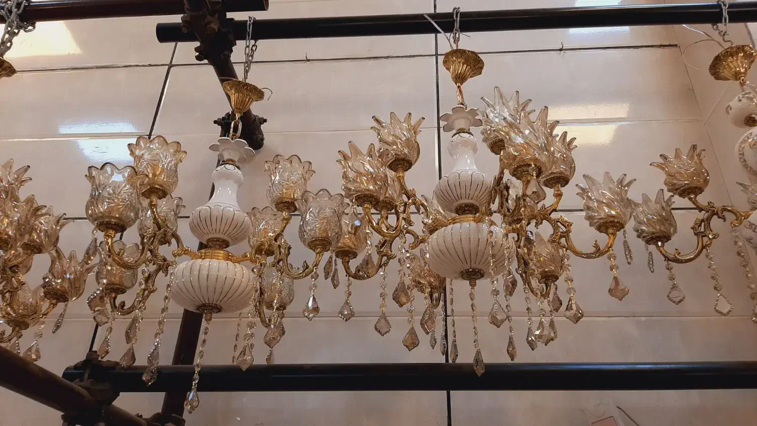 لوستر سرامیک راه راه طلا ۸شعله تجهیز برنز سوگلی|لوستر و چراغ آویز|زنجان, |دیوار