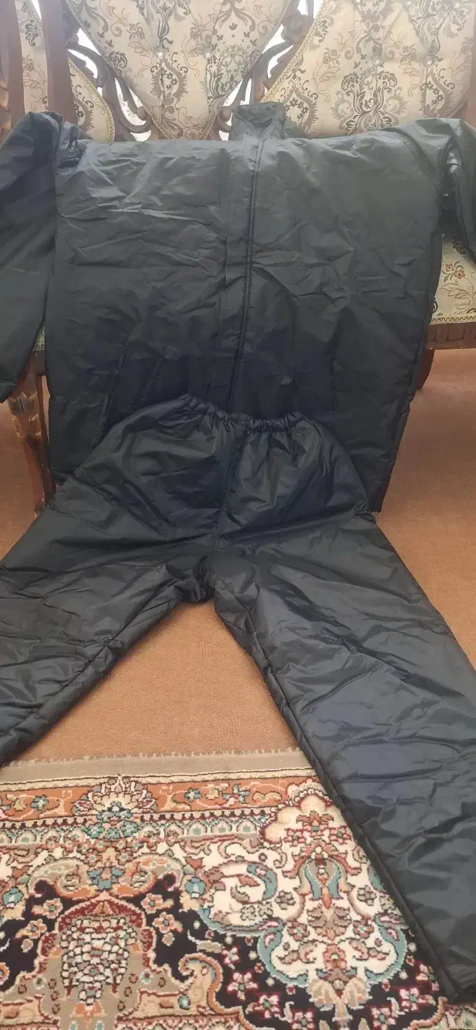 یک دست بادگیر خزدار عالی|لباس|میانه, |دیوار