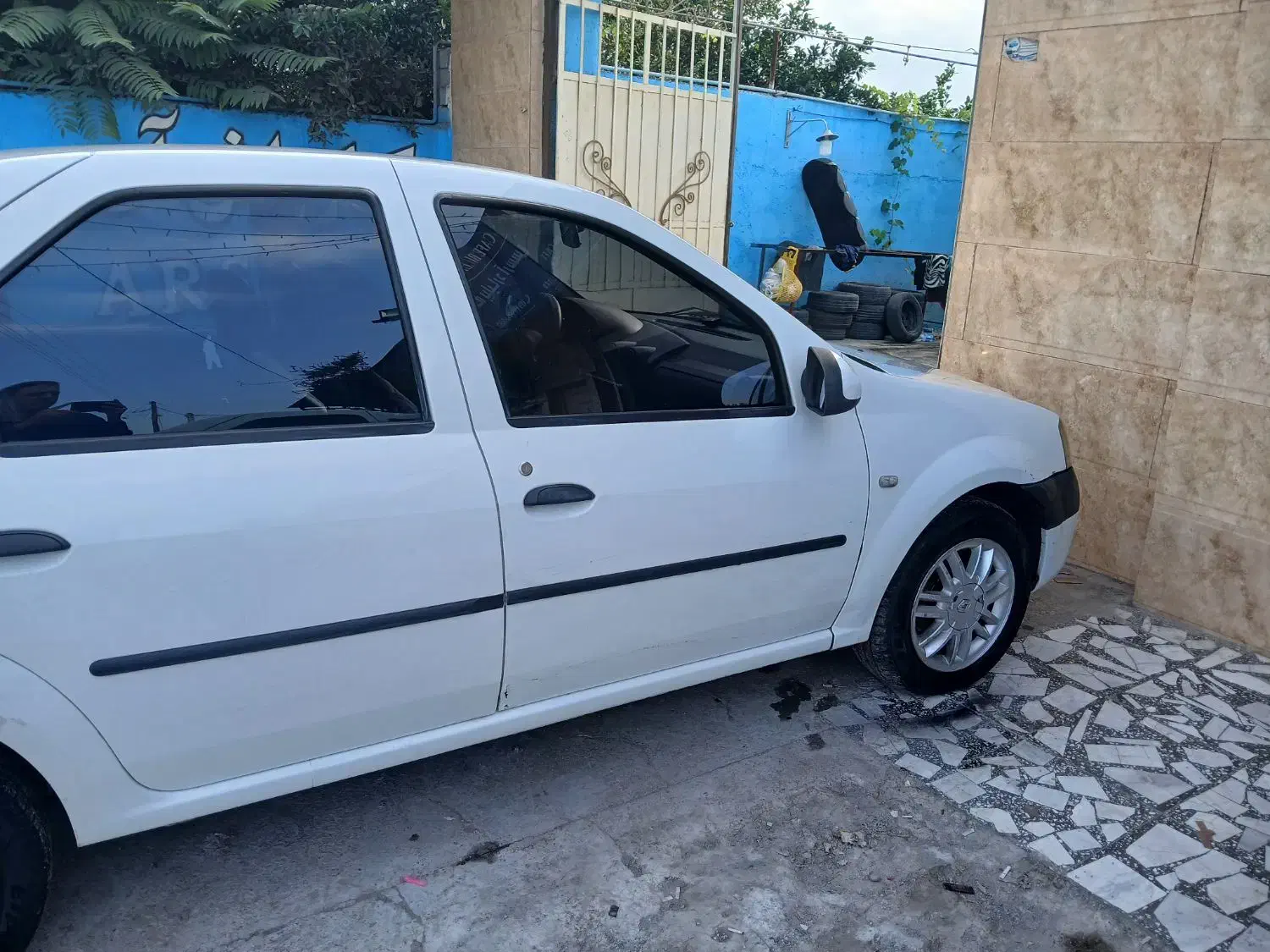 یک دستگاه اتومبیل|خودرو سواری و وانت|بابل, |دیوار