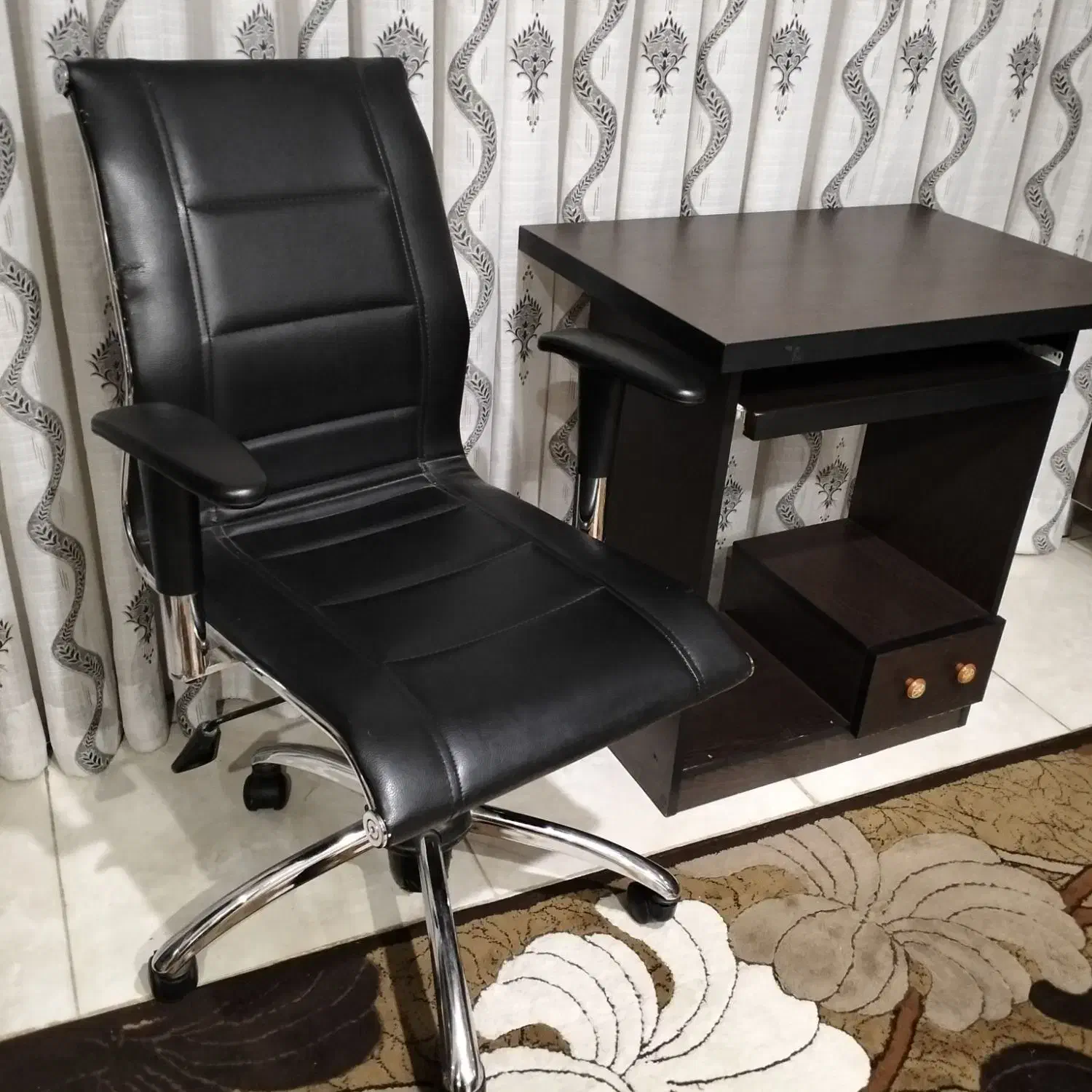 صندلی اداری به همراه میز|دفتر کار|قرچک, باقرآباد|دیوار