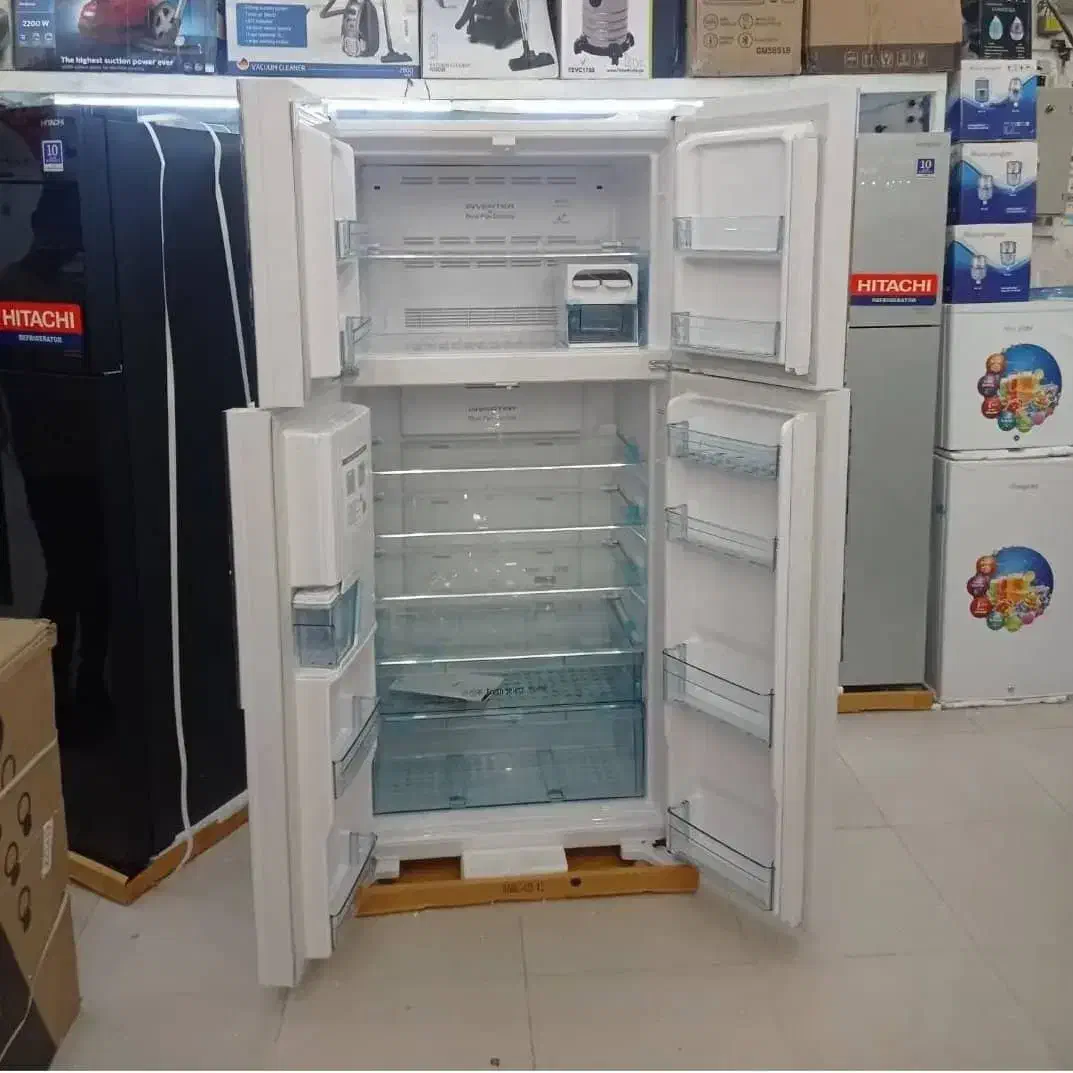 یخچال چهاردرب رنگ سفید مارک هیتاچی کاملن نوپلمپ|یخچال و فریزر|نیریز, |دیوار