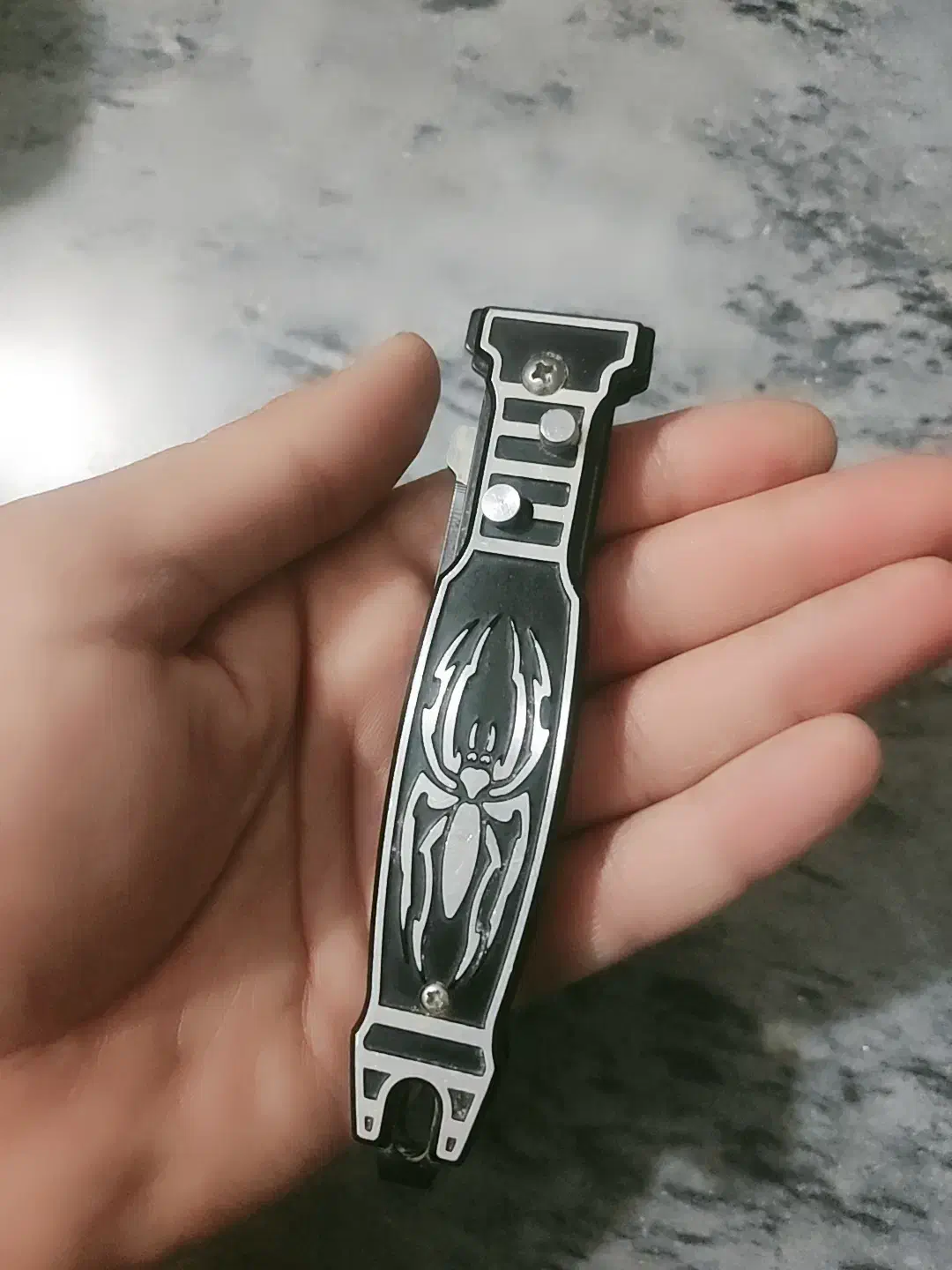 چاقو ضامن دار. شیک و بادوام. خوش دست.|کوهنوردی و کمپینگ|بوکان, |دیوار