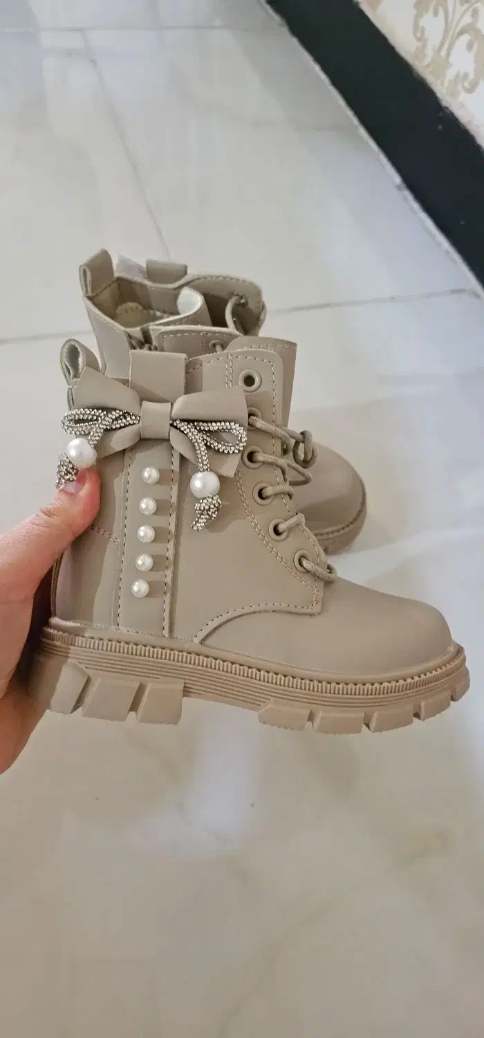 نیم بوت وارداتی دخترانه|کفش و لباس بچه|تهران, نازیآباد|دیوار