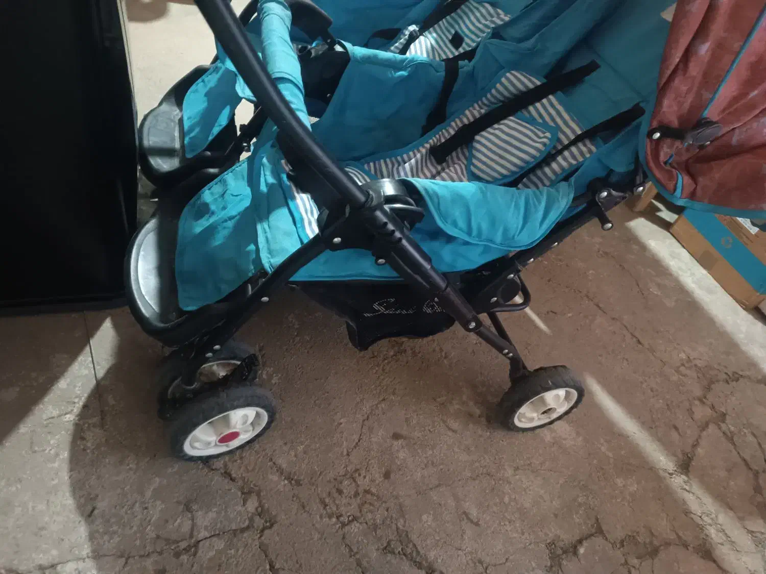 کالسکه دوقلو زیبا|کالسکه و لوازم جانبی|مهاباد (آذربایجان غربی), |دیوار