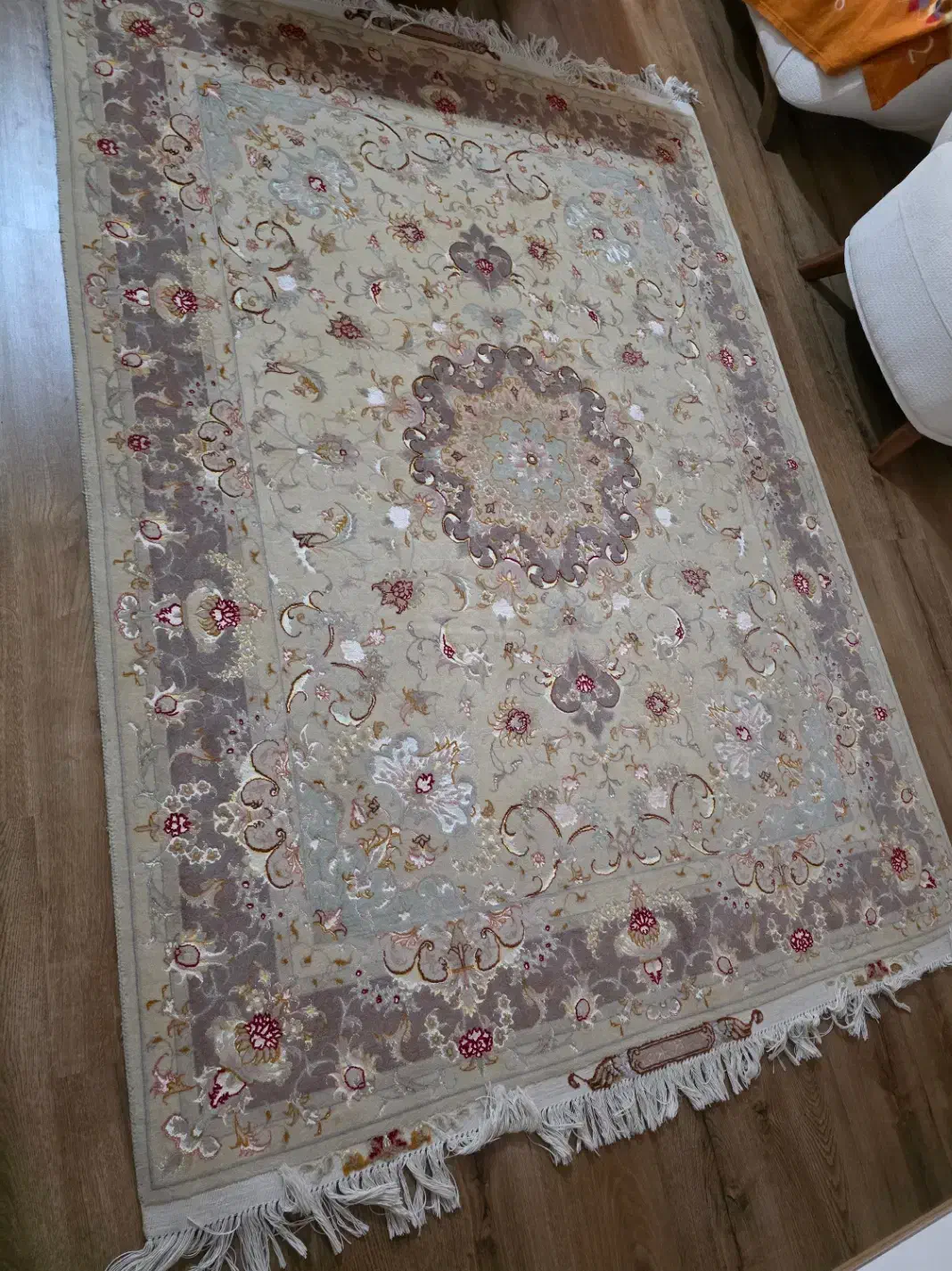 فرش دستی گل ابریشمی در حدنو ۳ متری|فرش|رشت, پارک شهر|دیوار