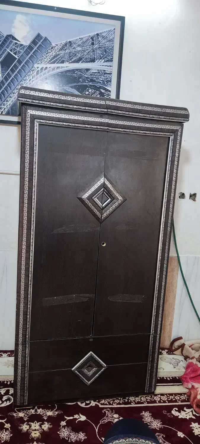 کمد|جاکفشی، کمد، دراور|شیراز, کوشک میدان|دیوار