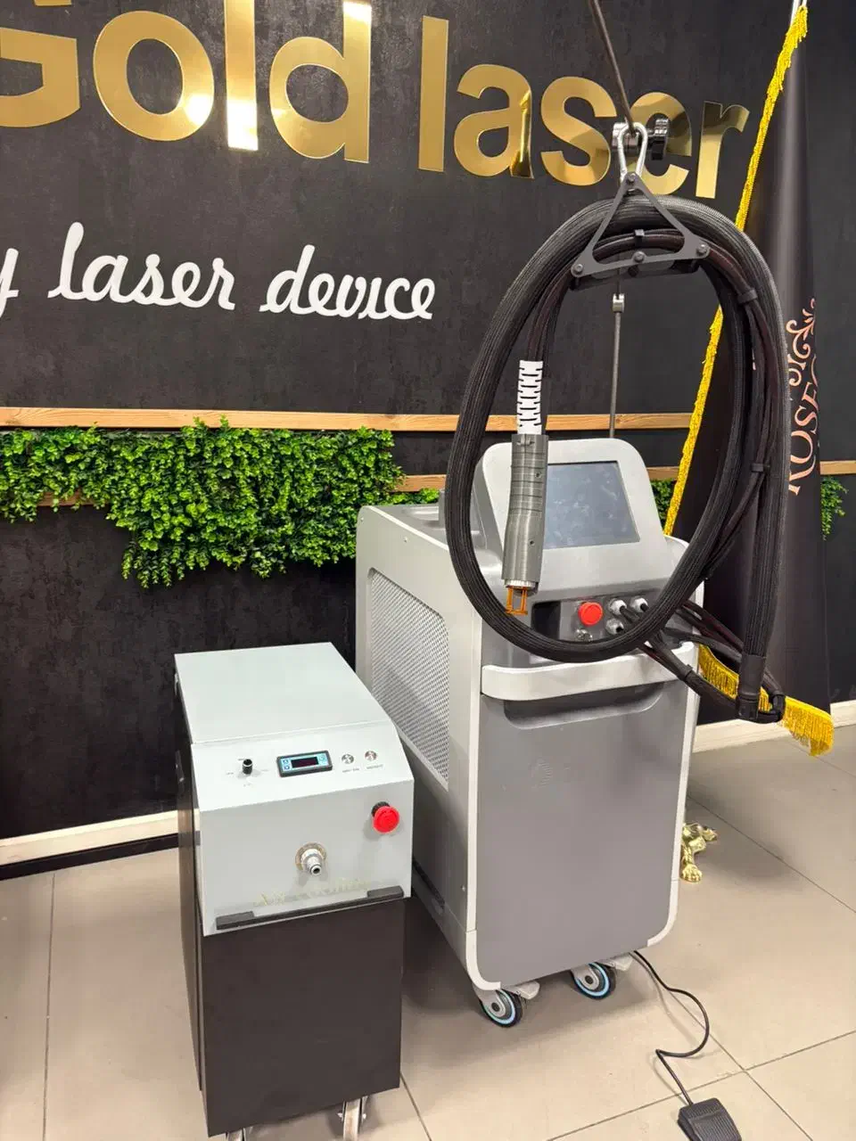 فروش وتعمیرات دستگاه لیزر موهای زائدتیتانیوم وغیره|آرایشگاه و سالن‌های زیبایی|ساری, |دیوار