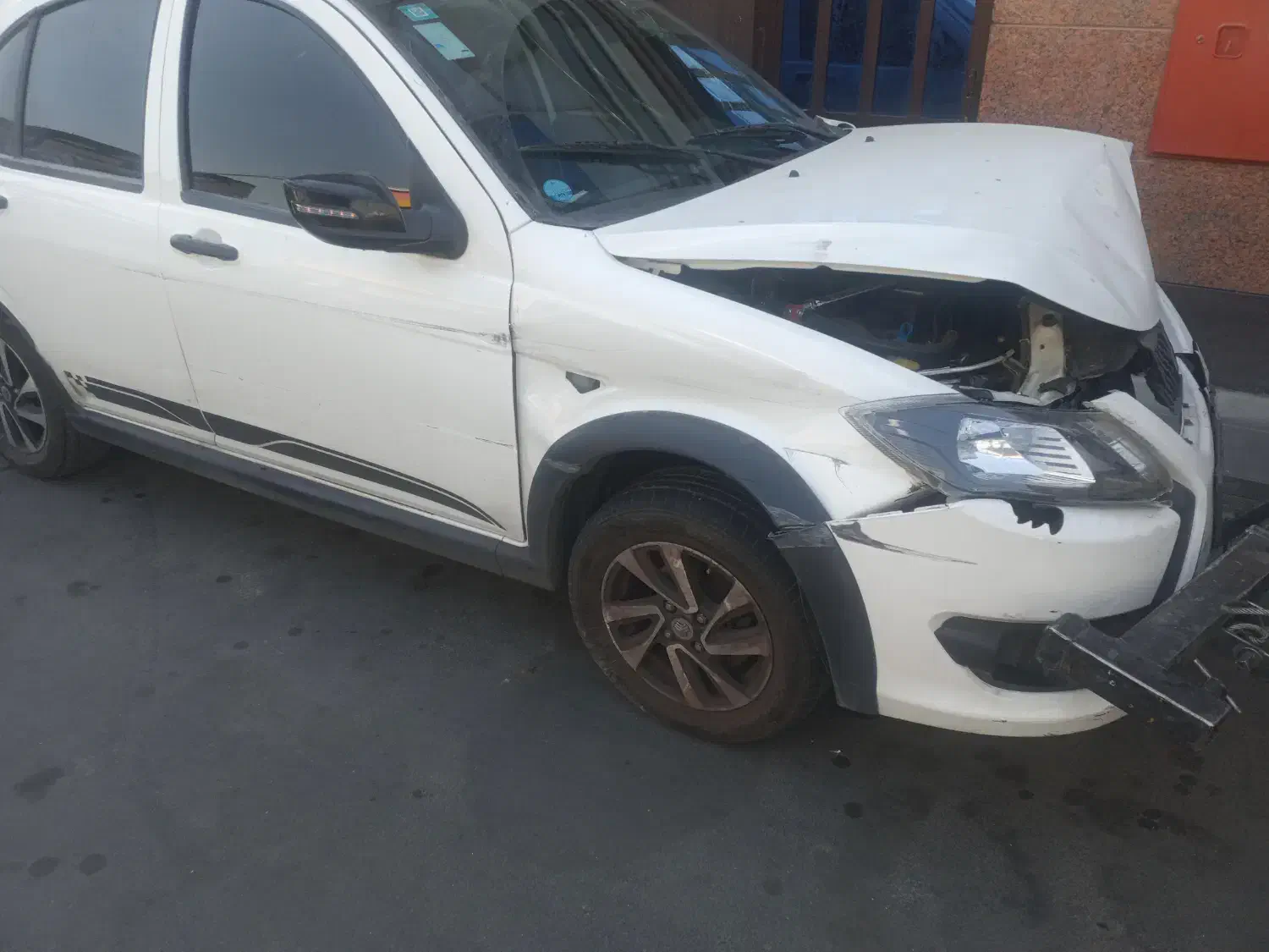 خودرو کوئیک جی ایکس آر ۴۰۳ تصادفی|خودرو سواری و وانت|باقرشهر, |دیوار