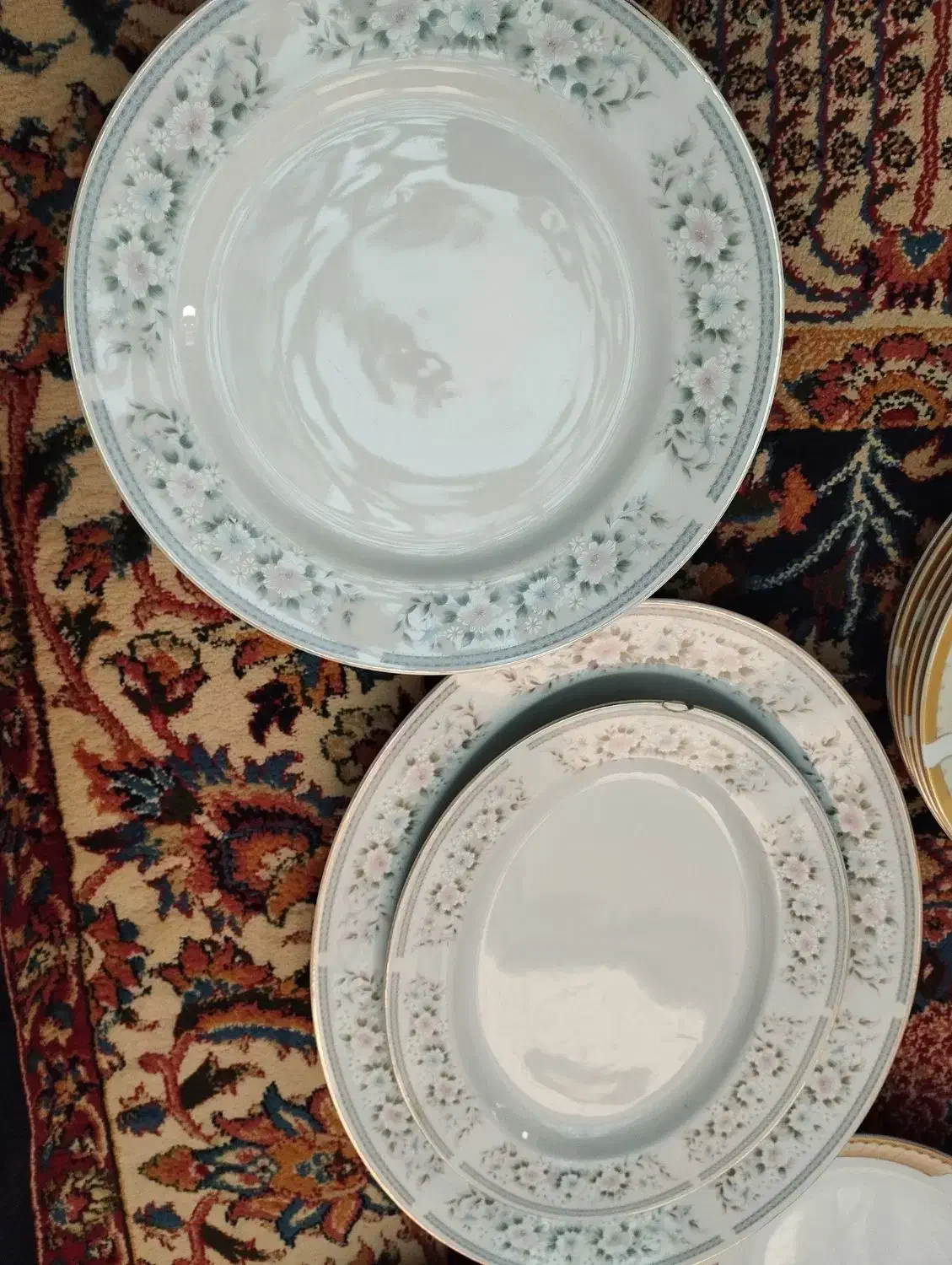 دوتا دیس یکی بزرگ یکی کوچک با پلو خوری|ظروف سرو و پذیرایی|فردیس, شهرک راه آهن|دیوار