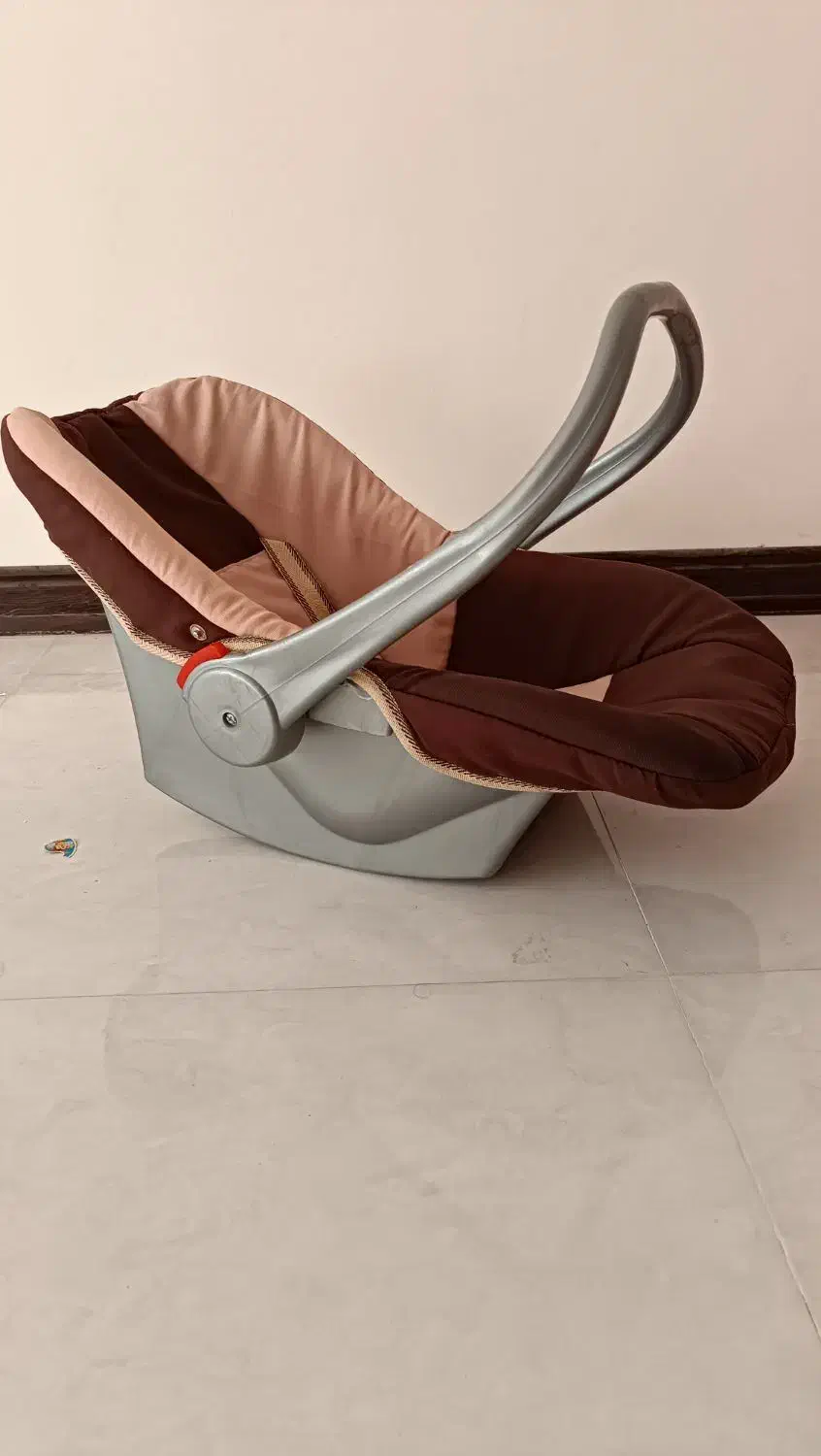 فروش صندلی کودک و روروک و کریر|کالسکه و لوازم جانبی|کاشان, فاز ۱ ناجی آباد|دیوار