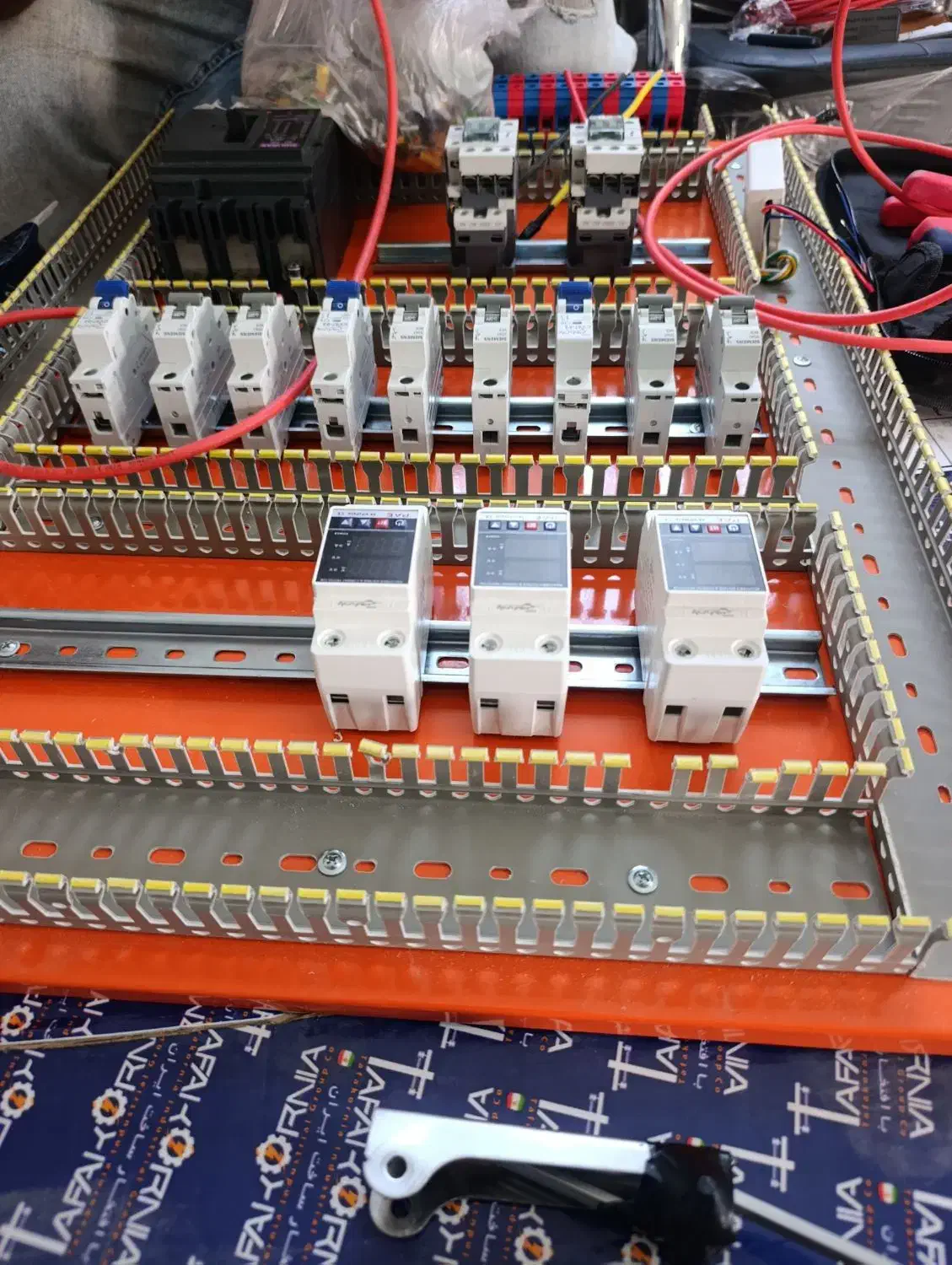 برقکشی صنعتی ومعمولی به صورت حرفه ای|خدمات پیشه و مهارت|بم, |دیوار