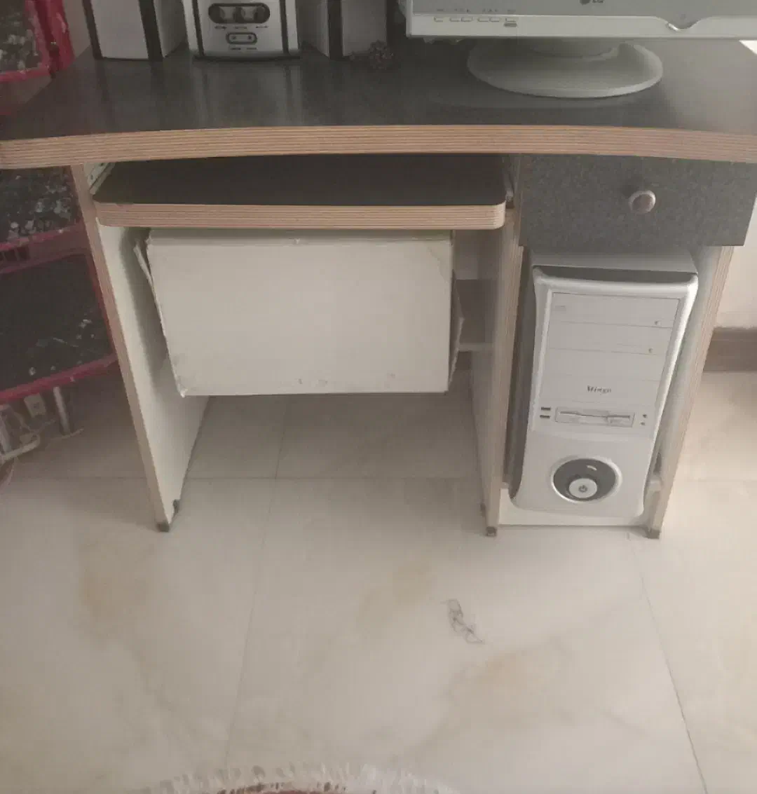 میز|میز تحریر و کامپیوتر|کرج, شاهین‌ویلا|دیوار