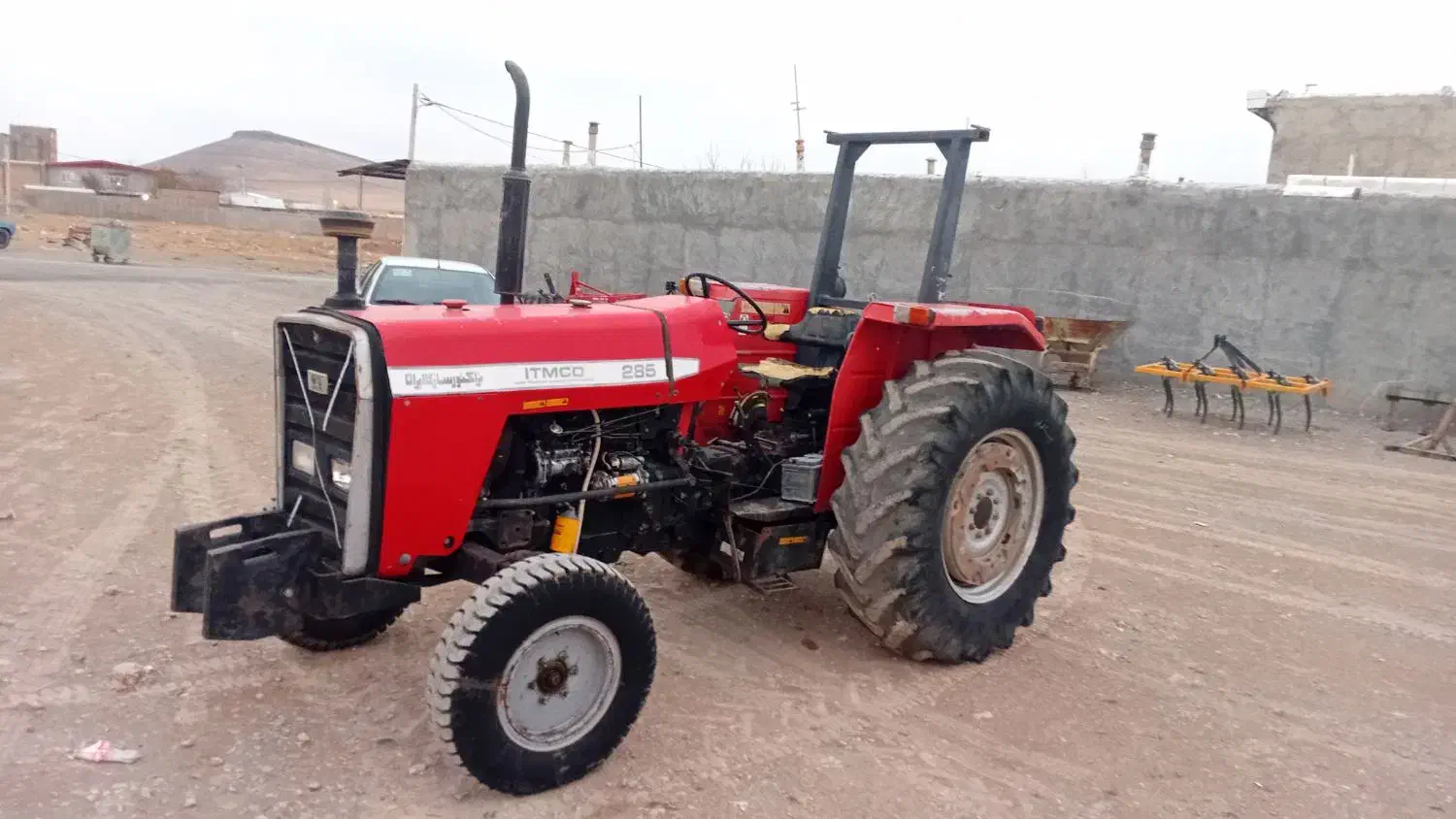 تراکتورفرگوسن|خودرو سنگین|کمیجان, |دیوار