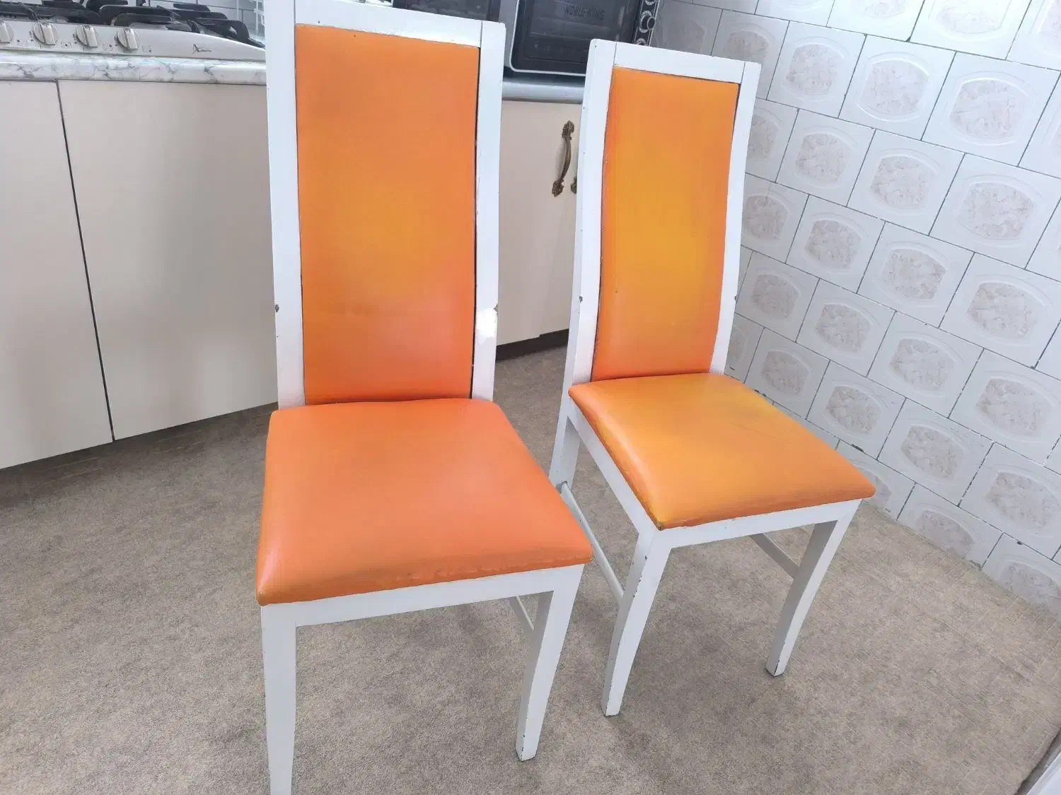 صندلی و نیمکت|صندلی و نیمکت|ایلام, |دیوار