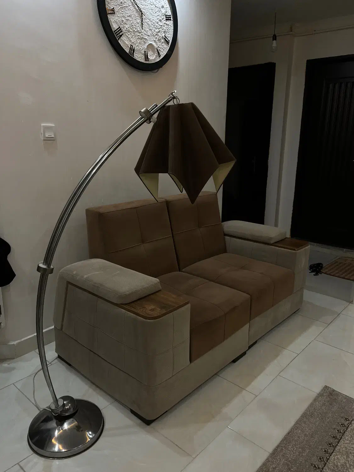 اباژور|چراغ خواب و آباژور|رشت, کوی مهر|دیوار