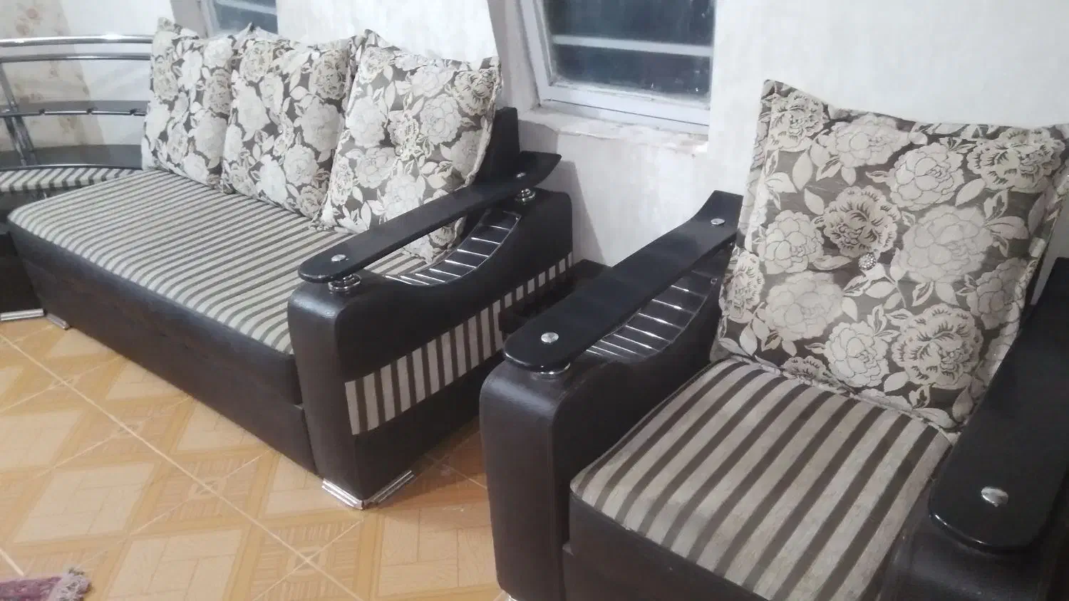 مبلمان سالم|مبلمان خانگی و میز عسلی|بم, |دیوار