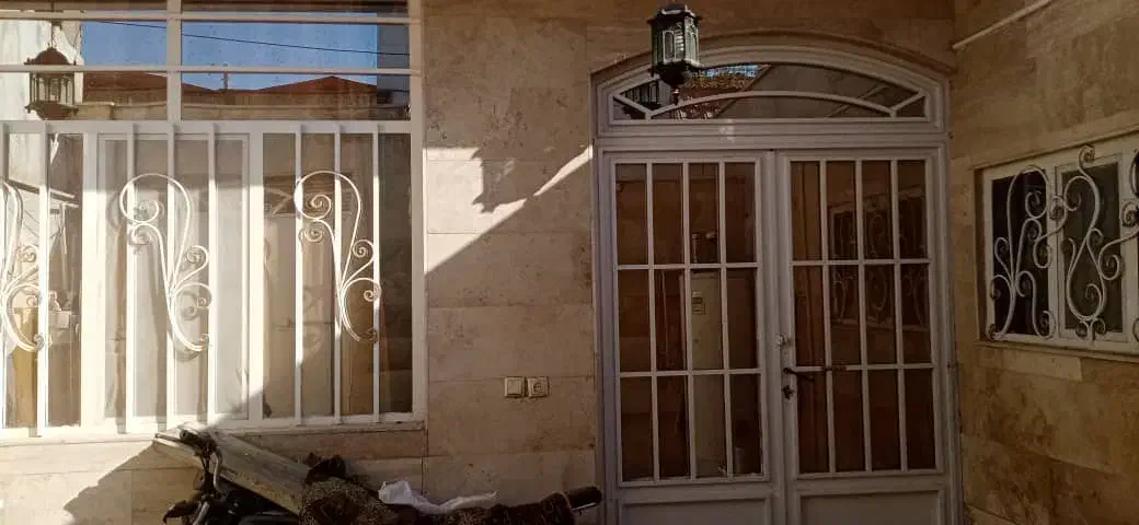 ساختمان 100متری تمیز 20 متری زاد|فروش خانه و ویلا|قم, زاد|دیوار