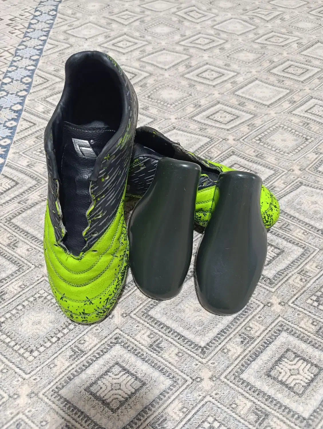 کفش چمن نو نو|تجهیزات ورزشی|صفادشت, |دیوار