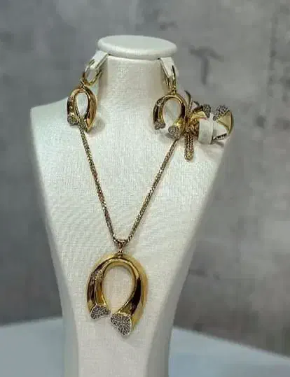 نیم ست نعل قلبی شکیل طلا|جواهرات|ارومیه, |دیوار