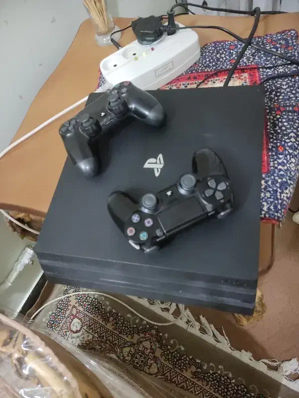 ps4 pro  1TRکپی خور|کنسول، بازی ویدئویی و آنلاین|نجف‌آباد, امیرآباد|دیوار