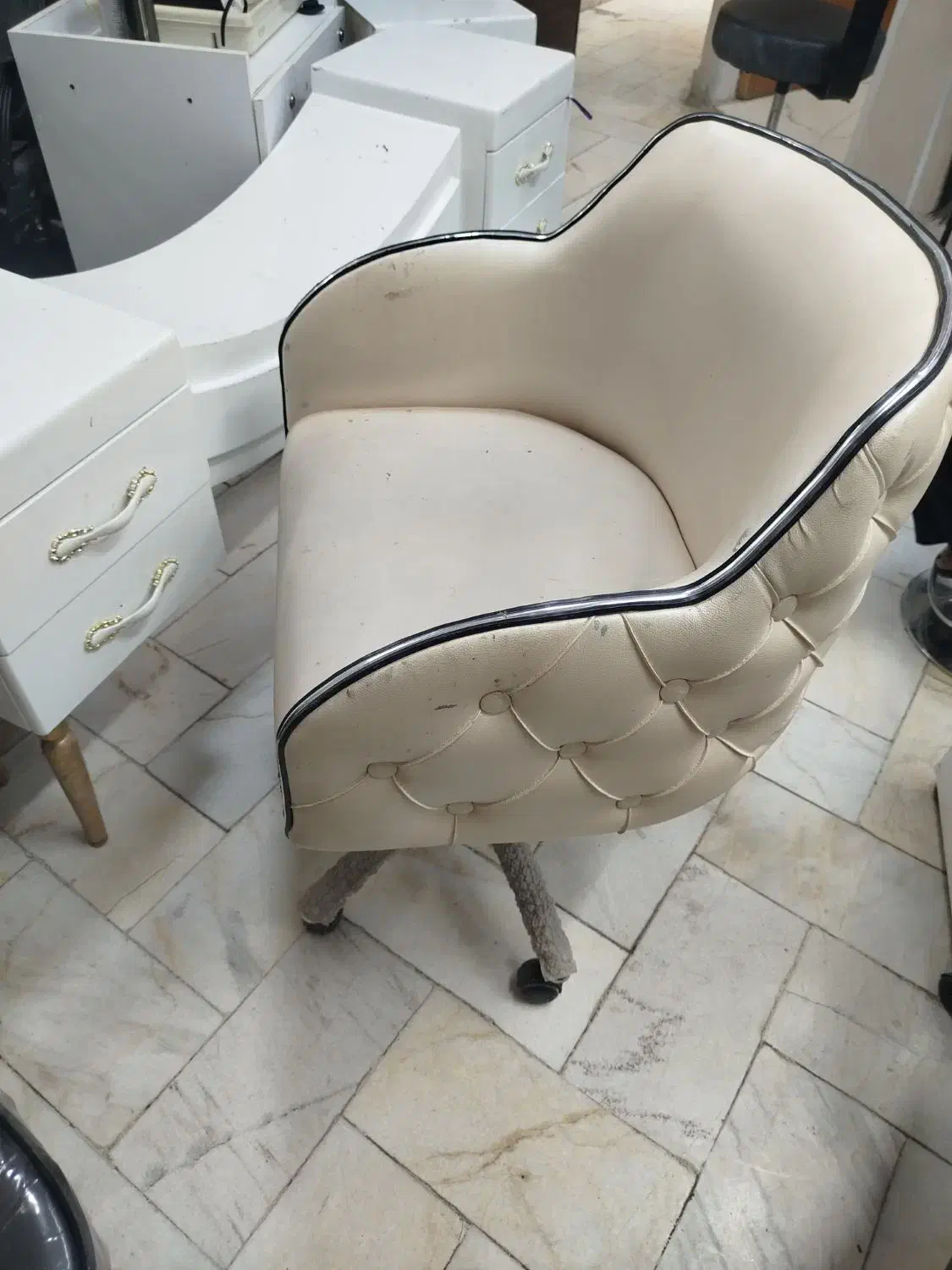 لوازم آرایشگاه زنانه|آرایشگاه و سالنهای زیبایی|کرمان, |دیوار