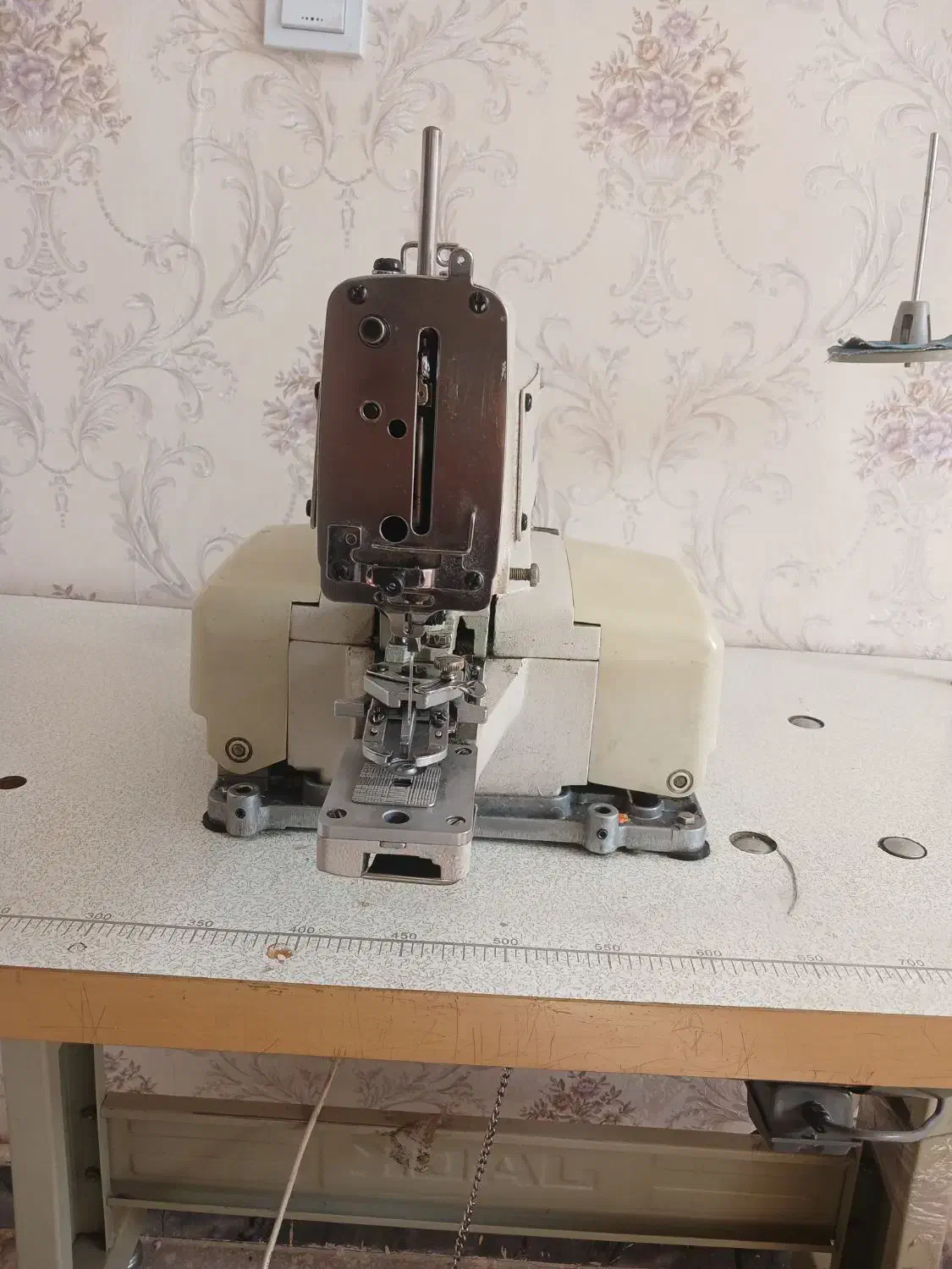 چرخ صنعتی دکمه زن|چرخ خیاطی و ریسندگی|فردیس, شهرک هفده شهریور|دیوار