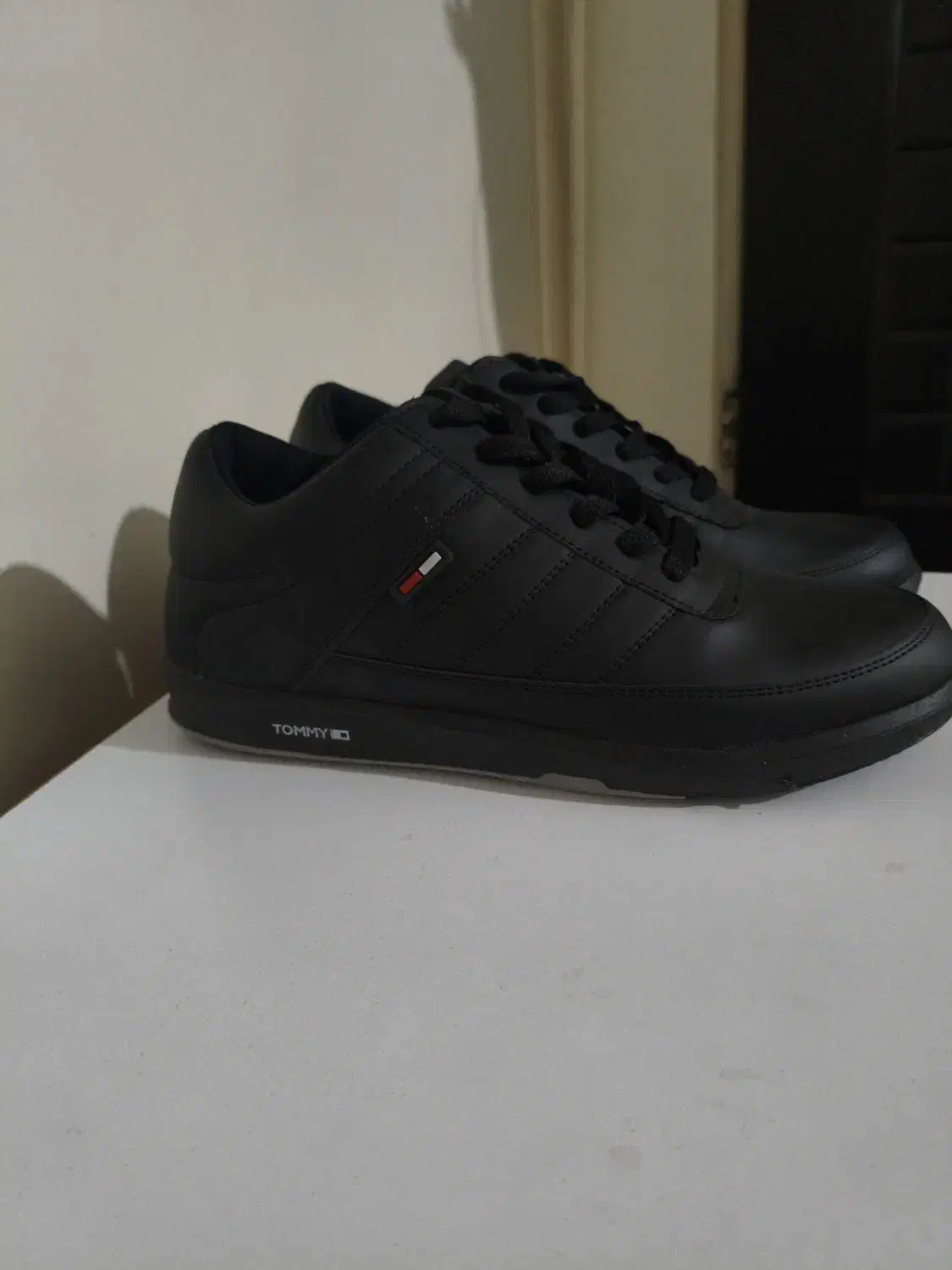 کفش اسپرت TOMMY|کیف، کفش، کمربند|تهران, مختاری|دیوار