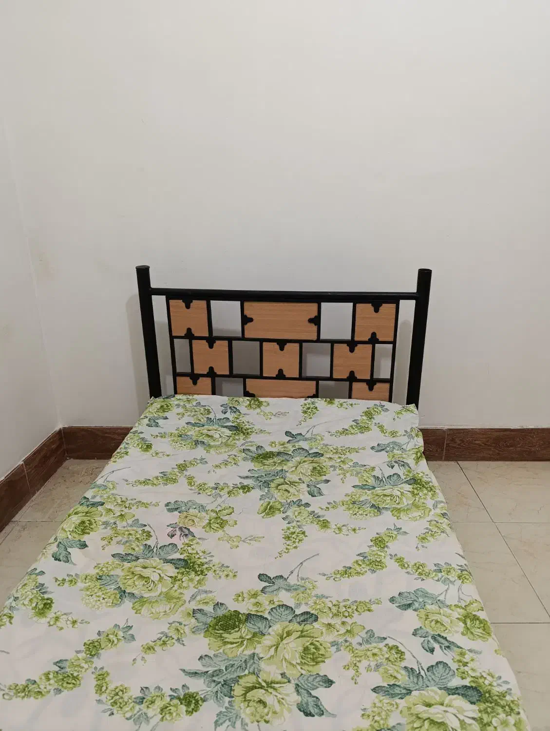 تخت فرفوژه|تخت و سرویس خواب|اصفهان, گلزار|دیوار