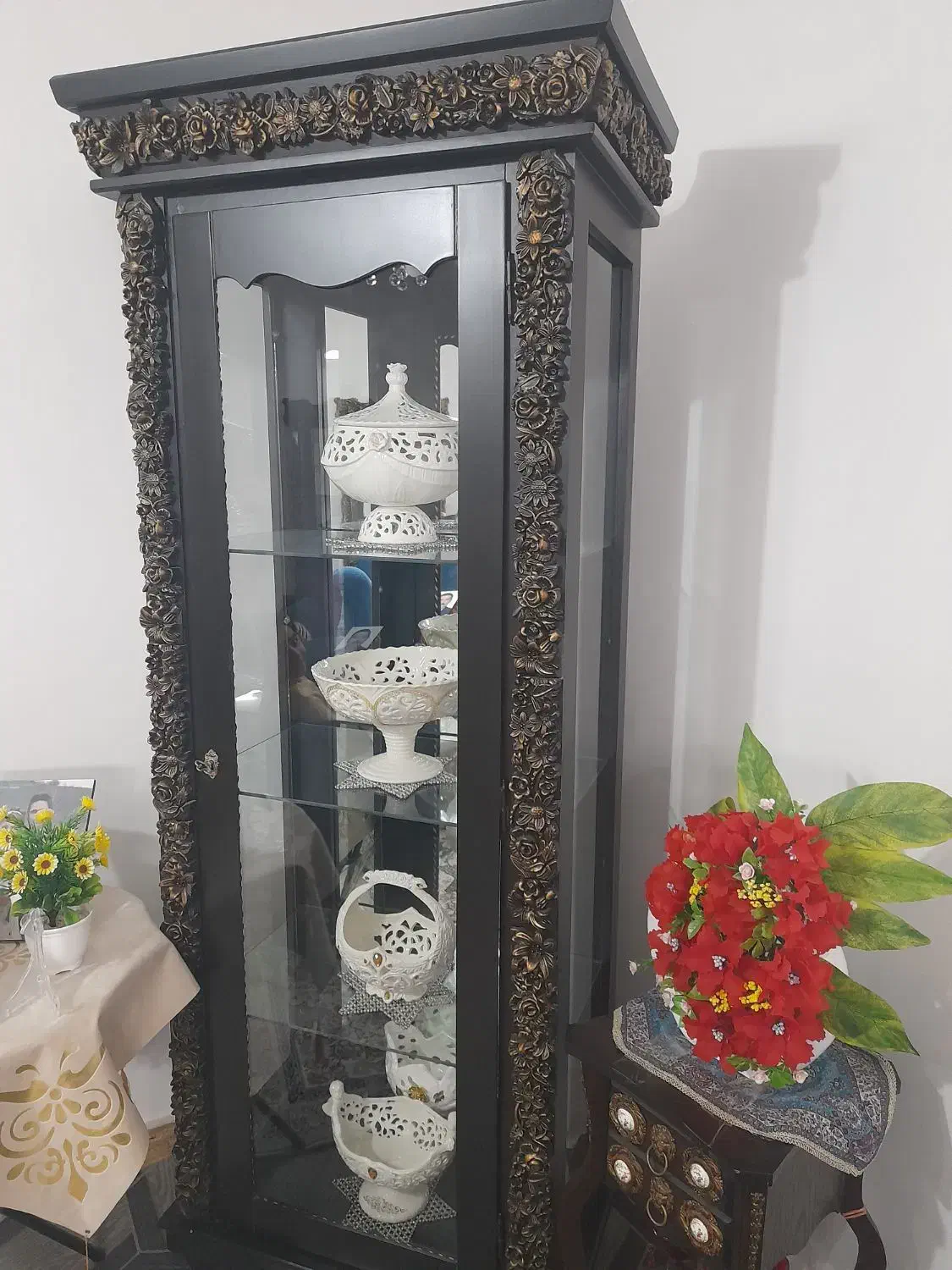 ویترین کاملا سالم|بوفه، ویترین، کنسول|سیاهکل, |دیوار
