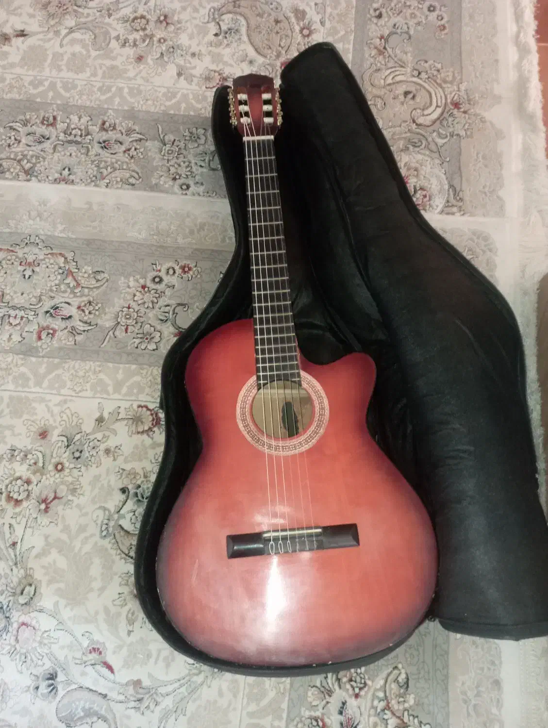 گیتار|گیتار، بیس، امپلیفایر|بروجرد, |دیوار