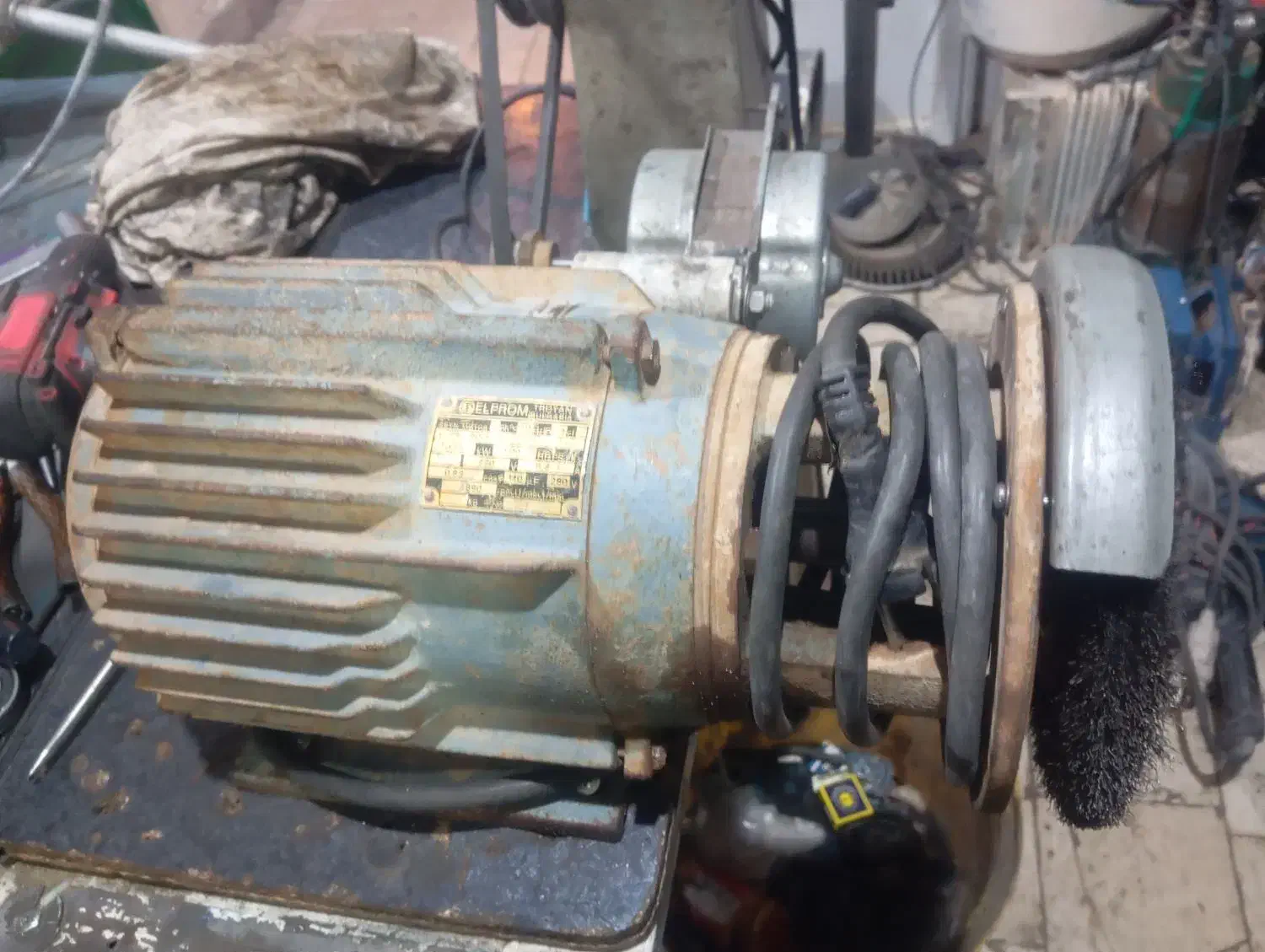 سنگ روی میز پمپ آب|مصالح و تجهیزات ساختمان|محلات, |دیوار