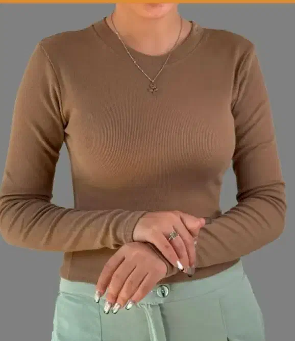 کراپ‌تآستین دار مخصوص پاییز|لباس|قدس, شهر‌قدس|دیوار