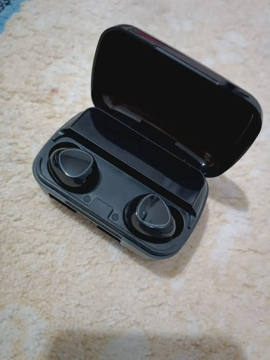 ایرپاد|صوتی و تصویری|شاهینشهر, عطار|دیوار