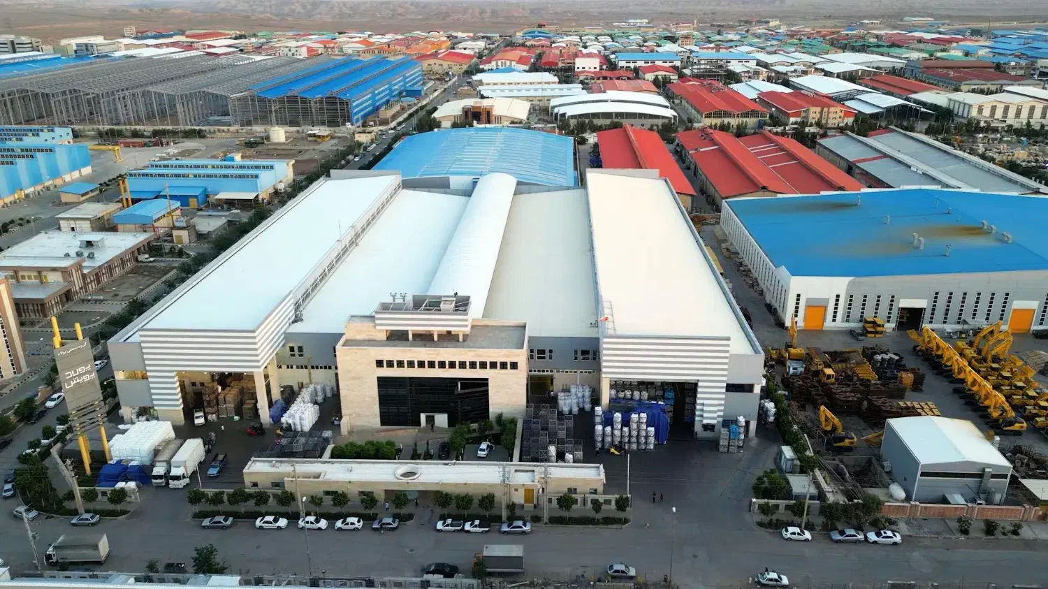 راننده لیفتراک|استخدام صنعتی، فنی، مهندسی|پرند, فاز ۰|دیوار