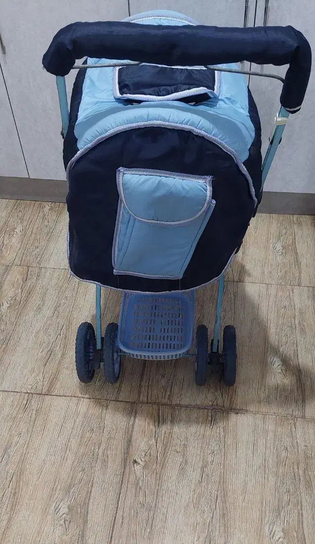 کالسکه چیکو|کالسکه و لوازم جانبی|رشت, شهریاران|دیوار