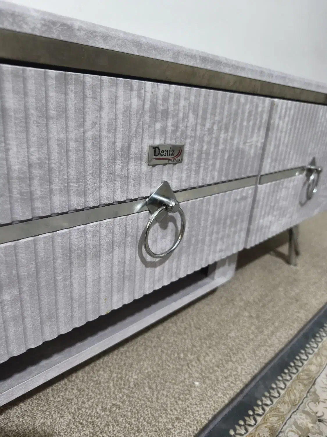 جارو برقی ، میز تلویزیون ، کریر ،میز و گل میز|میز تلویزیون|شیراز, شهرک گلستان شمالی|دیوار