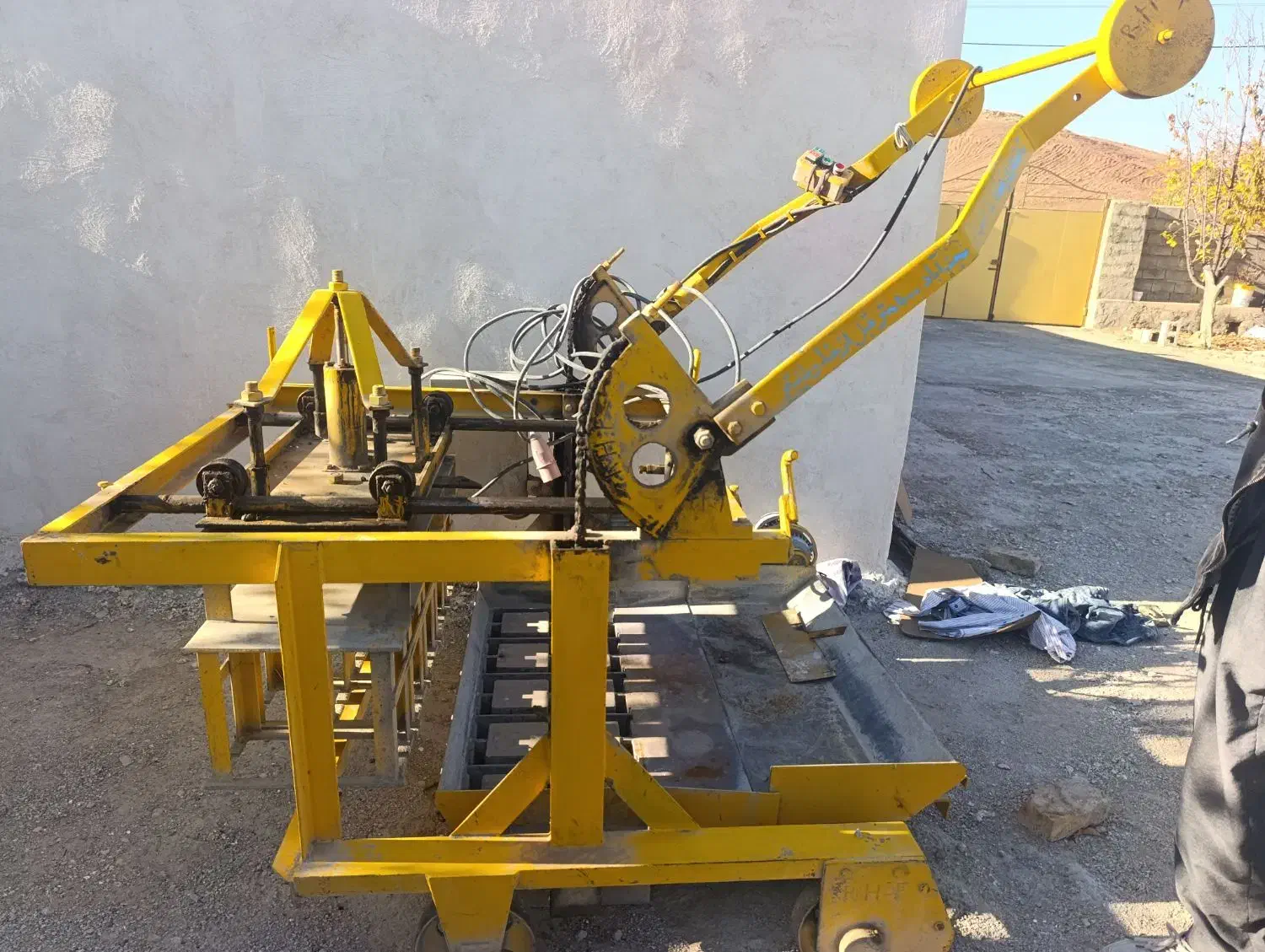 بلوک زن نیمه اتوماتیک|ماشینآلات صنعتی|کرمانشاه, |دیوار