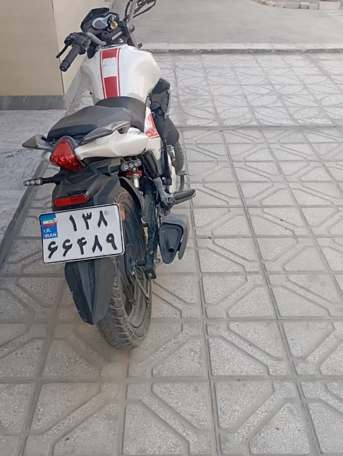 موتور بنلی 150 کم کار  سفید مدل 98|موتورسیکلت|قائن, |دیوار