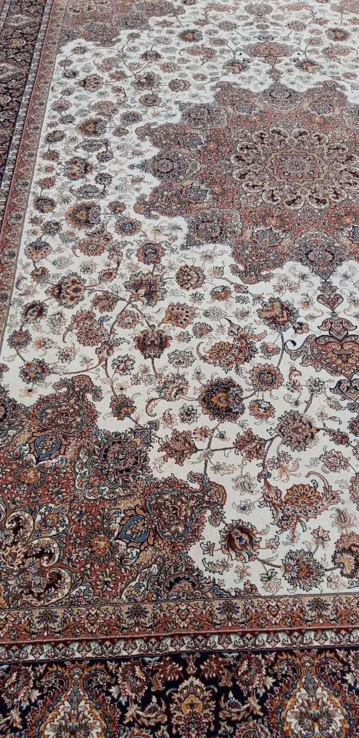 یک جفت فرش ۹متری ۷۰۰ شانه در حد نو و موکت|فرش|ساوه, |دیوار