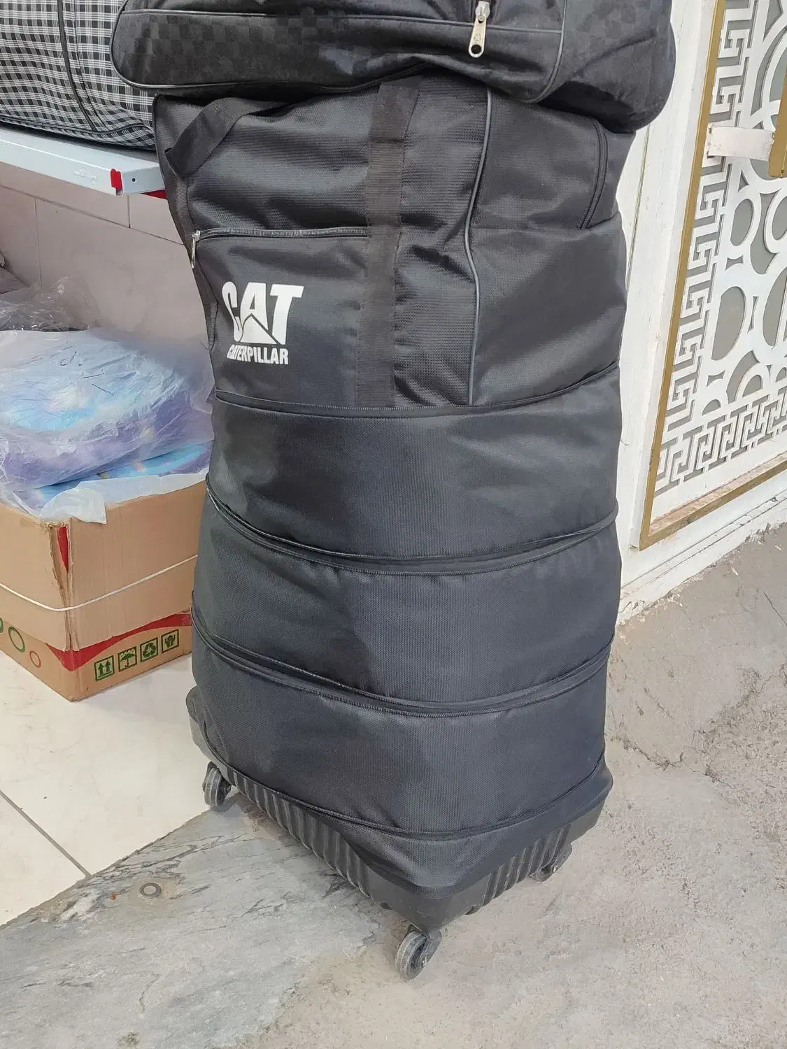 کیف بزرگ چرخ دار|کیف، کفش، کمربند|مریوان, |دیوار