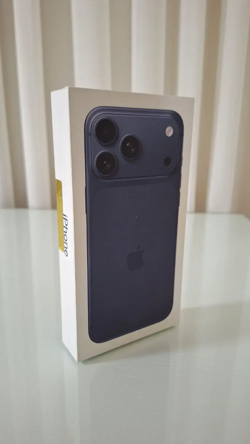 آیفون ۱۷ پرومکس ۲۵۶ آبی تیره نات اکتیو zaa ریجستر|موبایل|مشهد, هفت تیر (حافظ)|دیوار